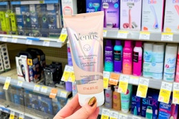hand holding gillette venus shave exfoliant