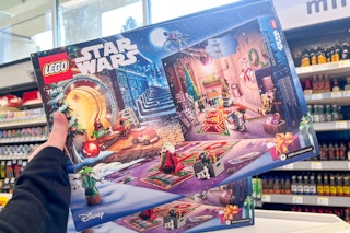 walgreens-lego-star-wars-advent-calendar