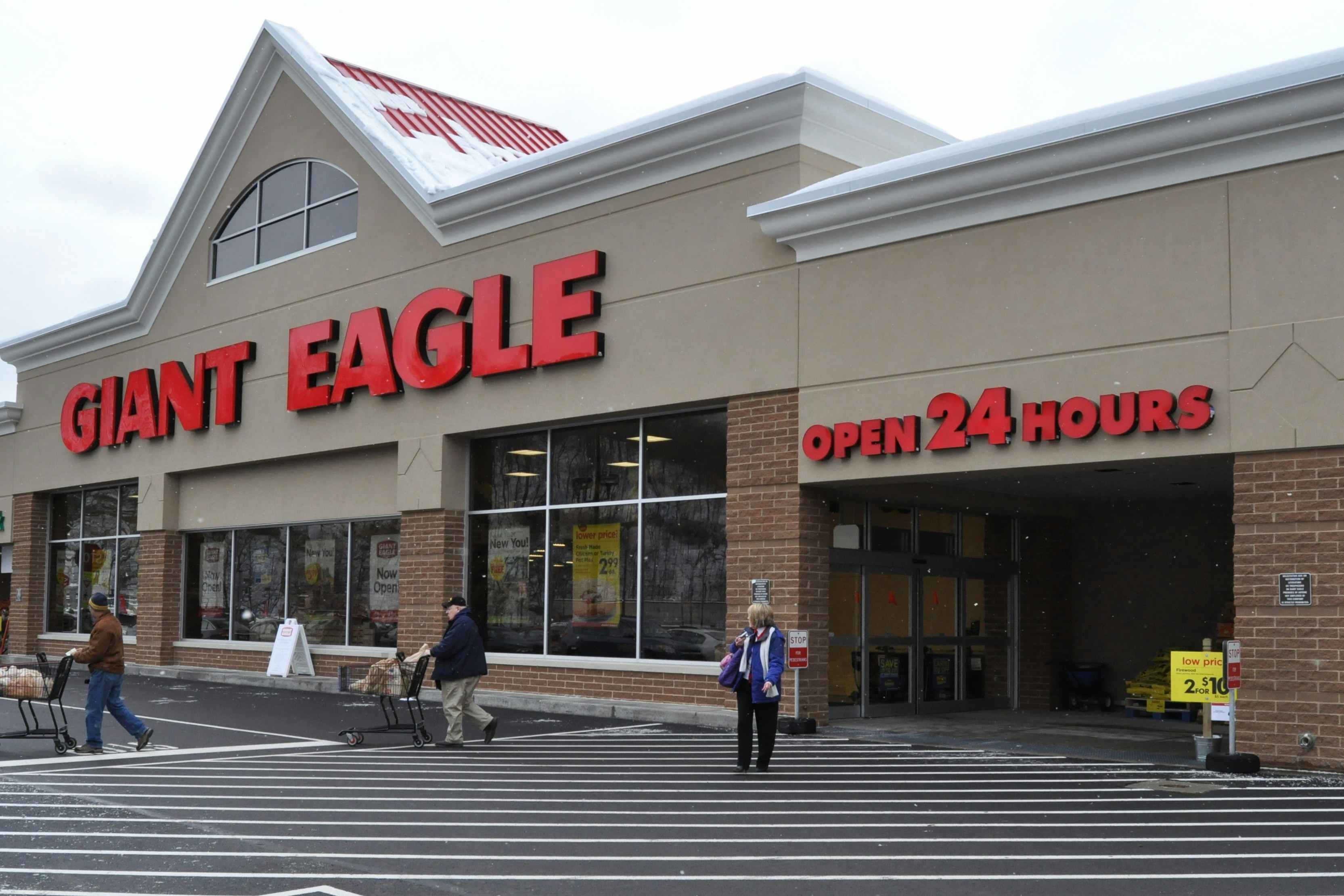 Giant Eagle storefront
