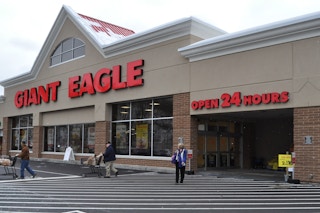 Giant Eagle storefront