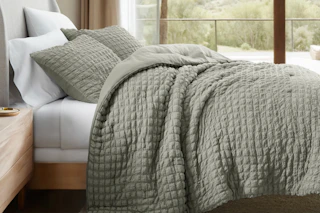 linens-hutch-comforter