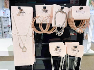 fashion jewelry display