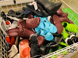 crocs clearance bin 1594664811 1594664811