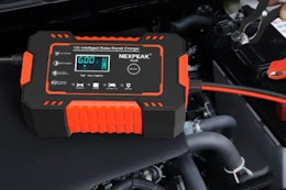 NEXPEAK NC101 Car Battery Charger, Smart Battery Trickle Charger 12V charing a car battery.