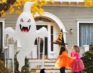 tanga-5-ft-hanging-ghost-decoration-sept-2022