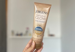 jergens natural glow 1682537171 1682537172