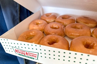 krispy-kreme-elf-donuts-kcl23