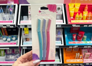 cvs plum beauty face razors 2023 1674055777 1674055777