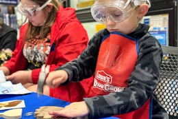 lowes kid workshop