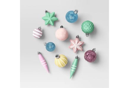 Wondershop Ornament Set