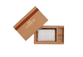 Boxed Corner Zip Wristlet