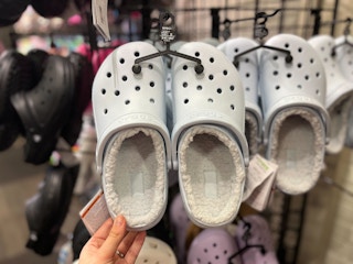 amazon crocs fur lined 1641602597 1641602597