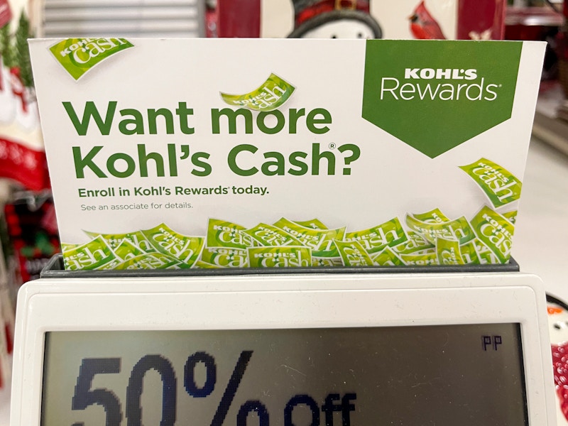 A Kohl's cash sign at Kohl's