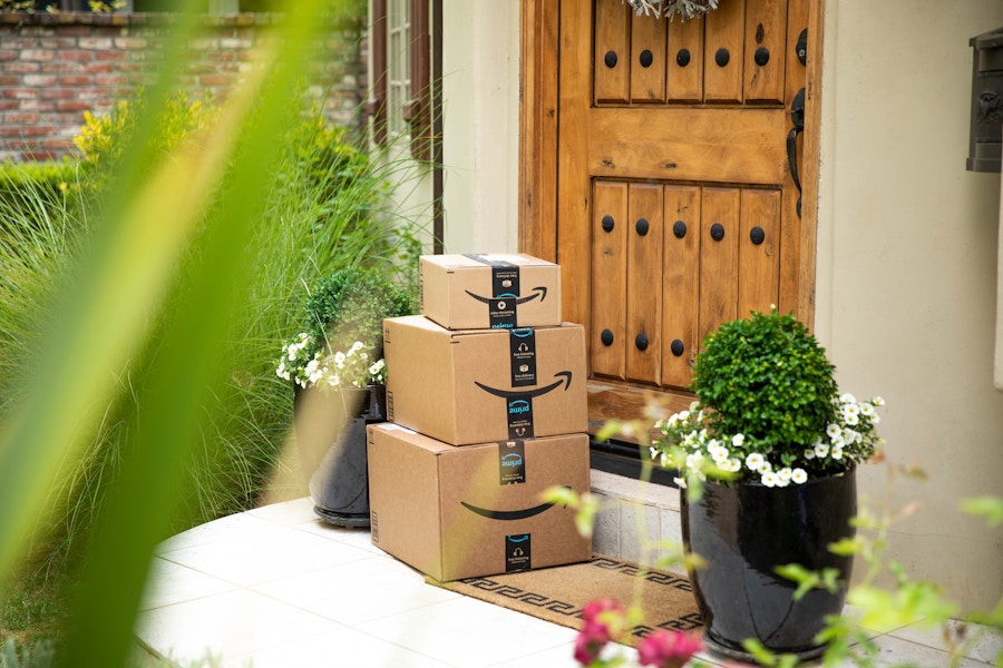 amazon-boxes-front-porch-kcl-16-kclamazon