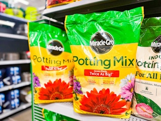 walmart-Miracle-Gro-Potting-Mix-kcl-2