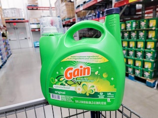Jumbo Gain Laundry Detergent sitting on cart