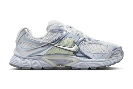 Nike Women's V5 RNR Running Shoes