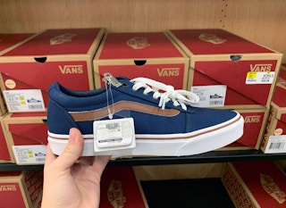 kohls-mens-vans-in-store-image-2020-6