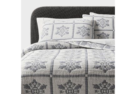 Threshold Holiday Quilt Set