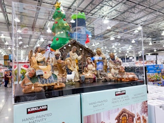 costco-holiday-nativity-set