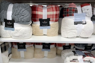 kohls-cuddl-duds-cozy-soft-throw-in-store-image-2020-3