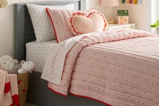 Target Pillowfort kids' quilt set