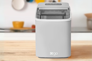 Lifestyle image of Orgo Countertop Ice Maker on kitchen counter