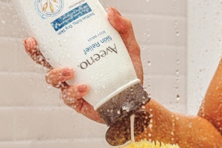 a bottle of aveeno skin relief body wash