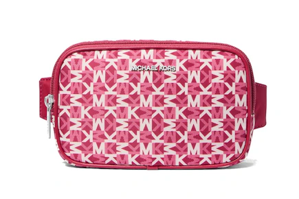 Micahel Kors Sling Pack