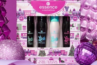 a pack of essence mascara