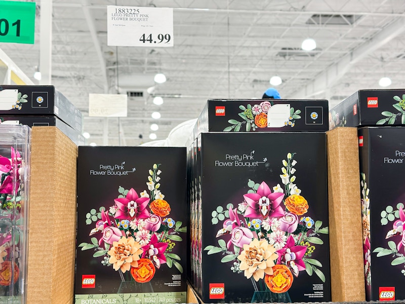 costco-lego-pretty-pink-flower-bouquet-set-kcl-2