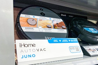 The display of iHome Juno robot vacuum