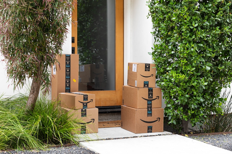 amazon-boxes-front-porch-kcl-09-kclamazon