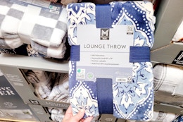 sams-club-members-mark-lounge-throw