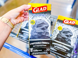 Glad forceflex trashbags in hand