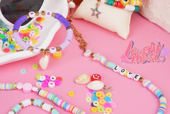 Grab This Bracelet-Making Kit on Amazon for Just $4.99