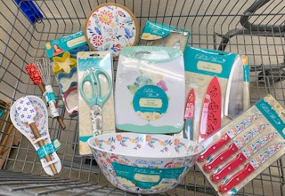 walmart-the-pioneer-woman-summer-kitchen-line-2021