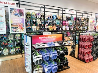 crocs clogs in store 2023 19 1674161683 1674161683