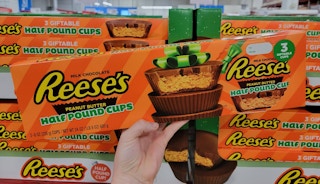 sams club reeses half pound cups 2021 sv 1639433017 1639433017
