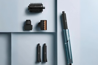 Shark FlexStyle FrizzFighter Finishing Tool Gift Set on a blue background