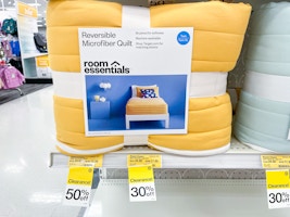 Room Essentials Quilt