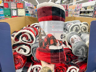 walmart cuddlduds climateright plush throw b 2022 1668613815 1668613815