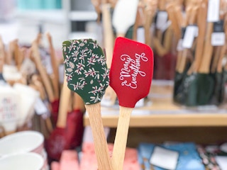 christmas spatulas target 2021 2 1637165402 1637165402