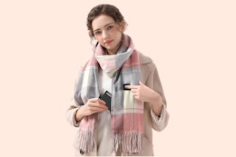 Women's Rechargeable Heated Scarf B0CHFDZPCX