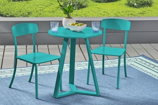 wayfair-retail-patio-furniture-set-feature-image