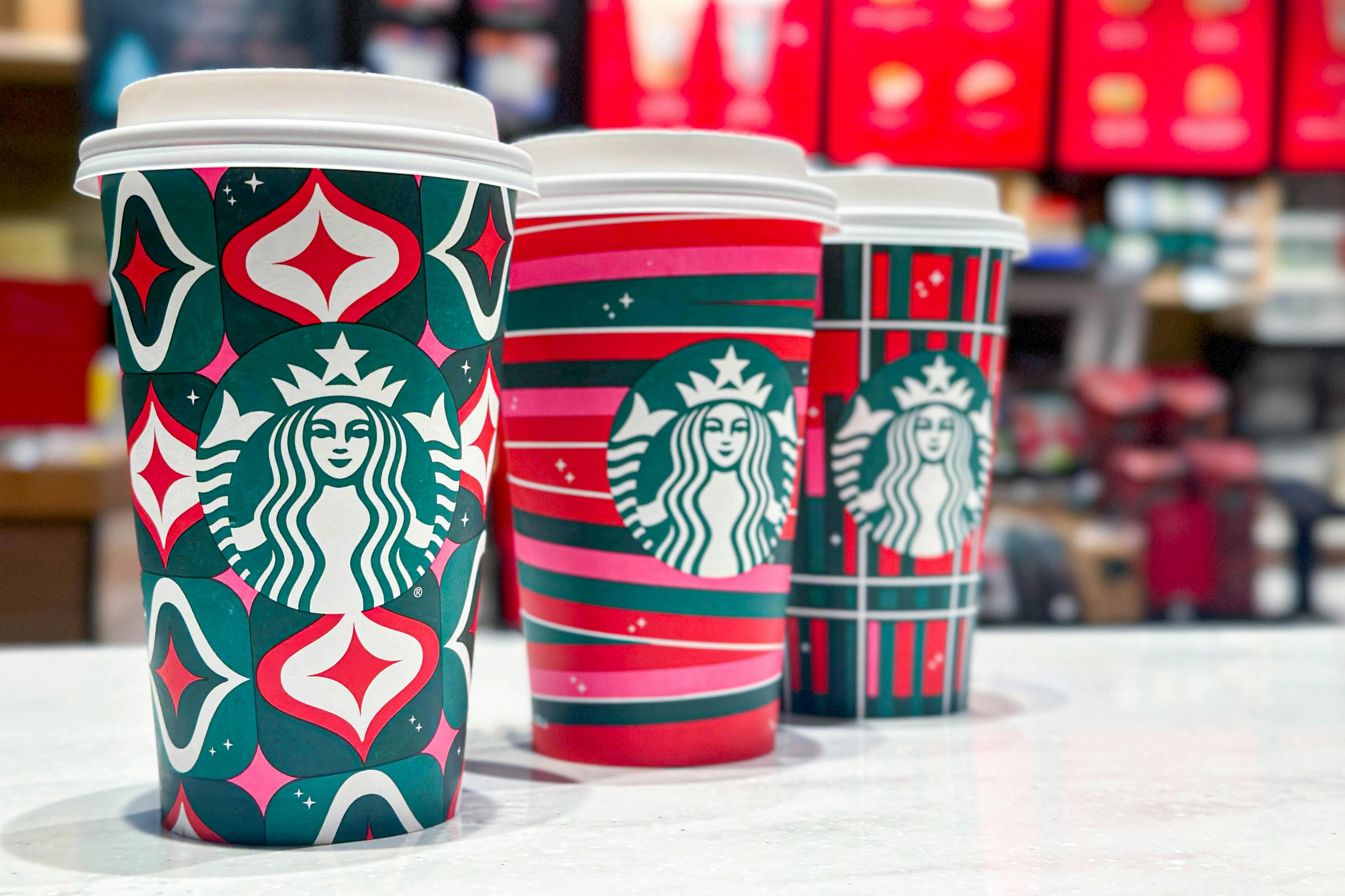 50% Off Starbucks Drinks on Thursdays (FREE Hot Chocolate on Weekends)