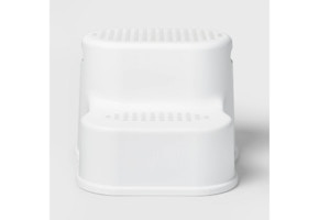 Pillowfort Kids' Step Stool