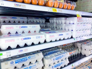 egglands best eggs on store shelf