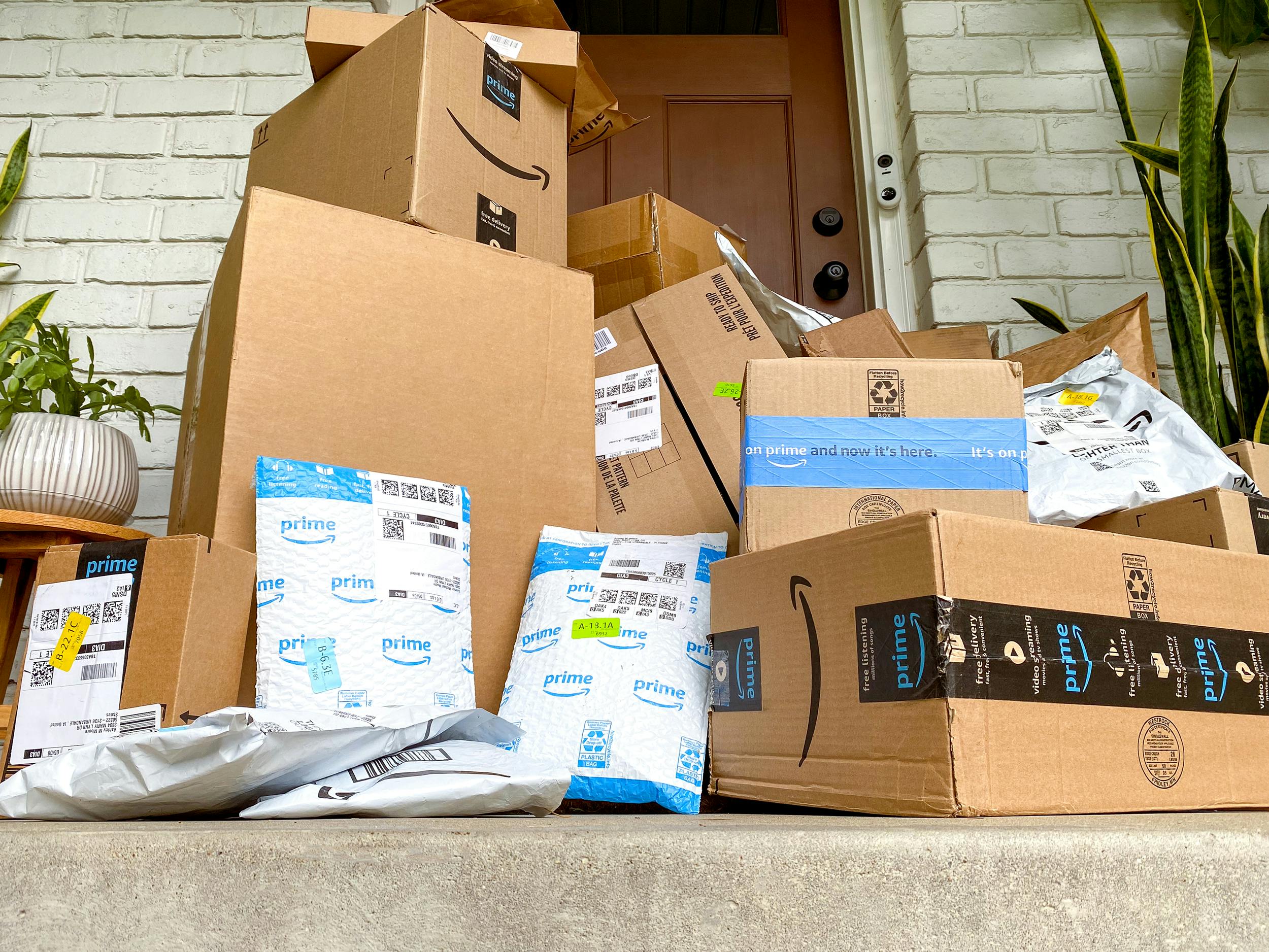 The 5 Hottest Amazon Deals That Everyone's Buying