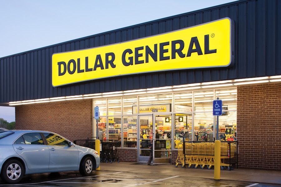 dollar-general-penny-list-tips-storefront-evening